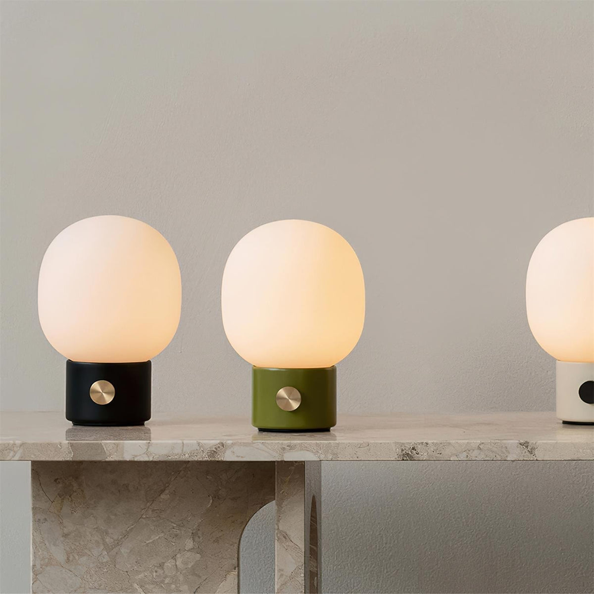 Velaaya Table Lamp