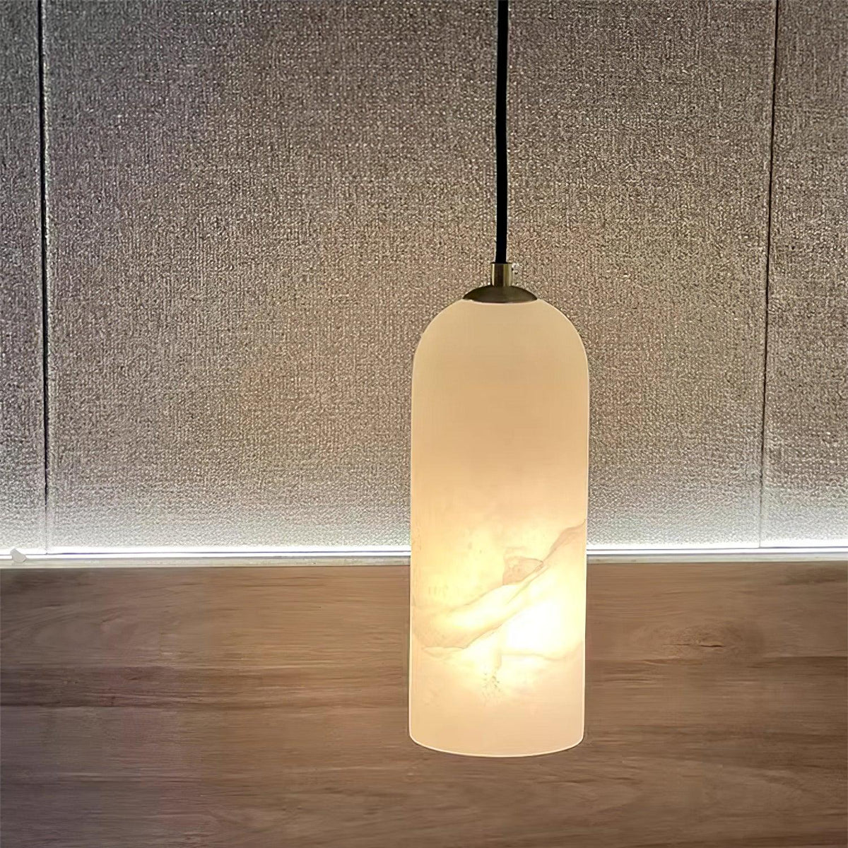 Nivenira Cylindrical Alabaster Pendant Light