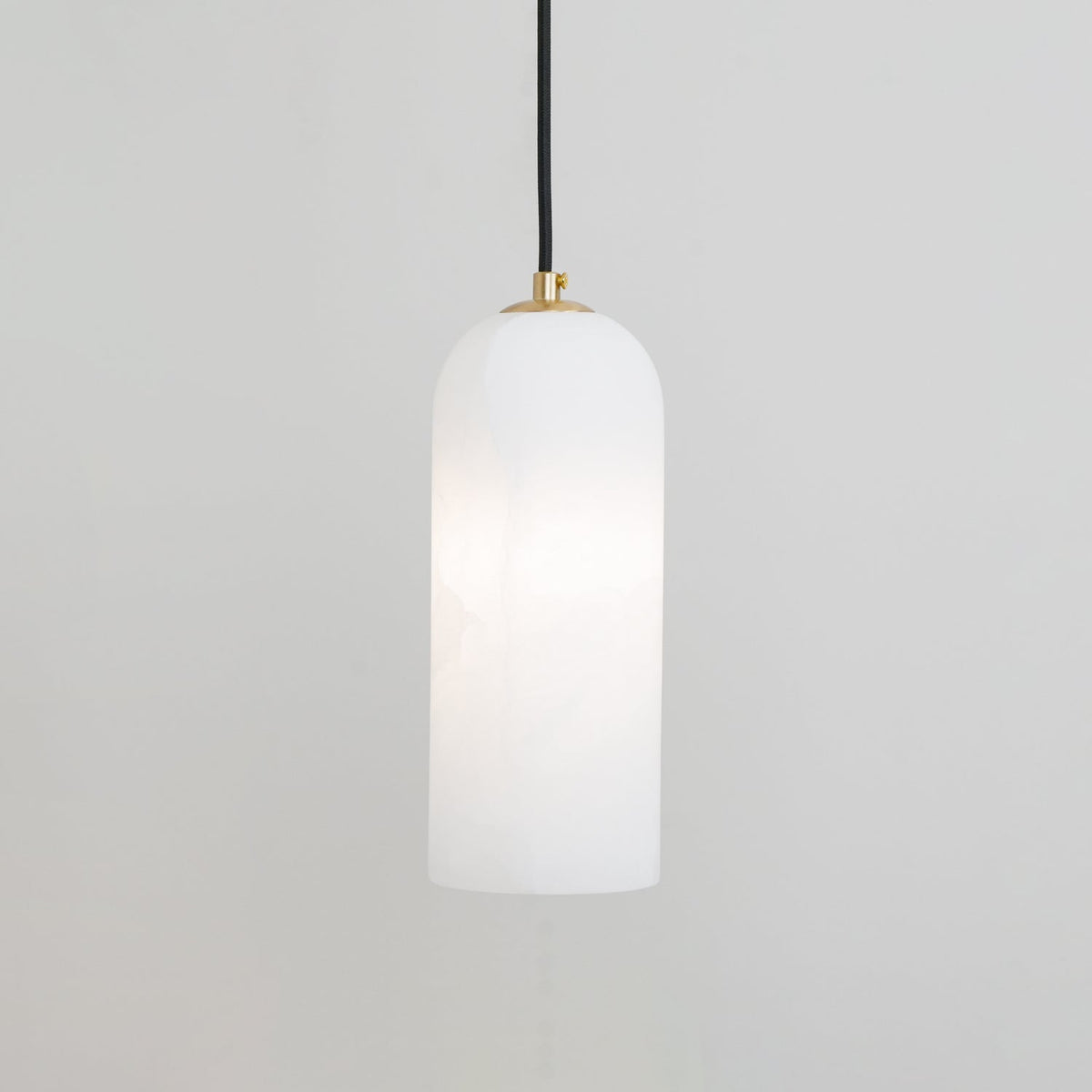 Nivenira Cylindrical Alabaster Pendant Light