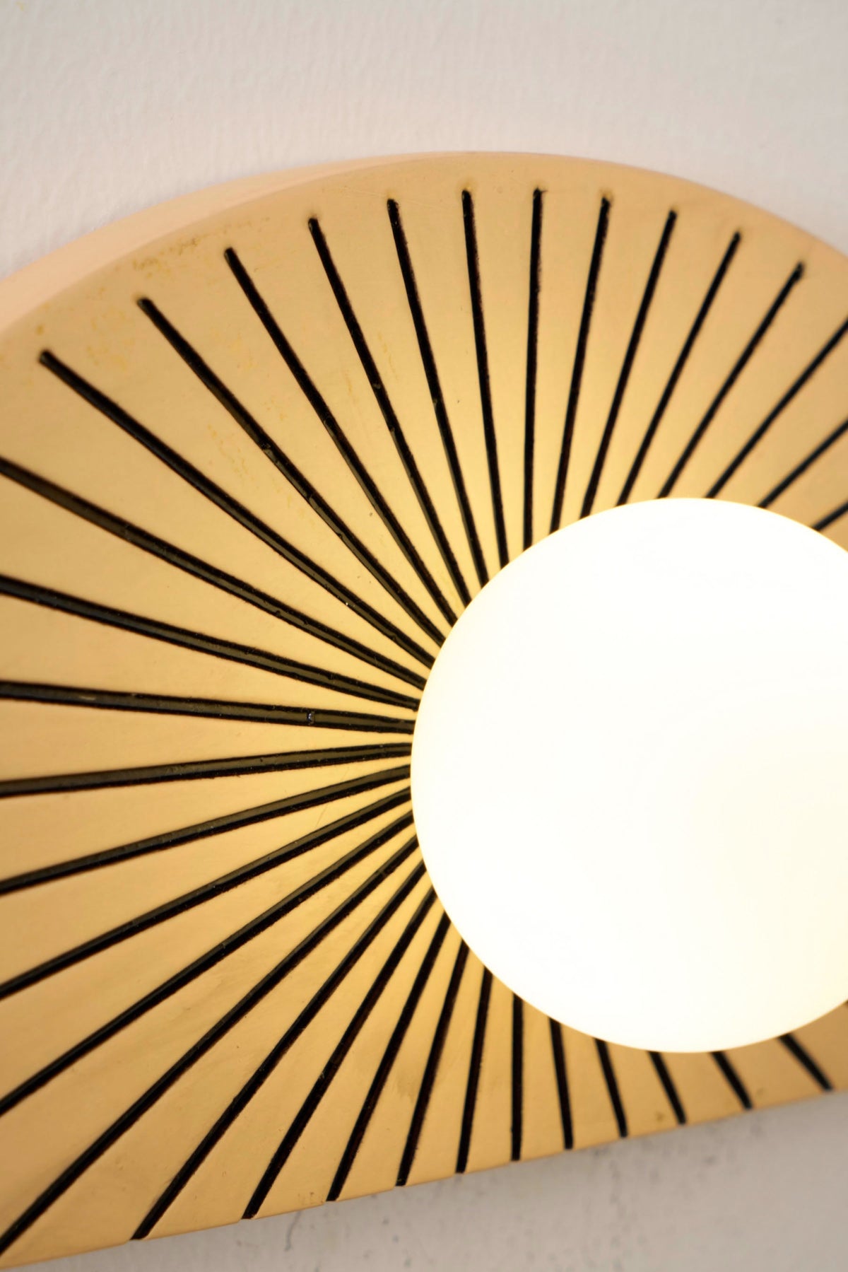 Celaelle Resin Glass Wall Lamp