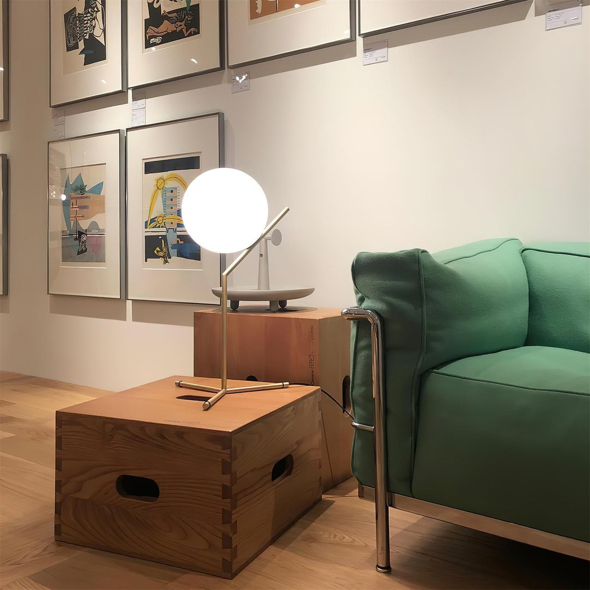 Velirelia Table Lamp