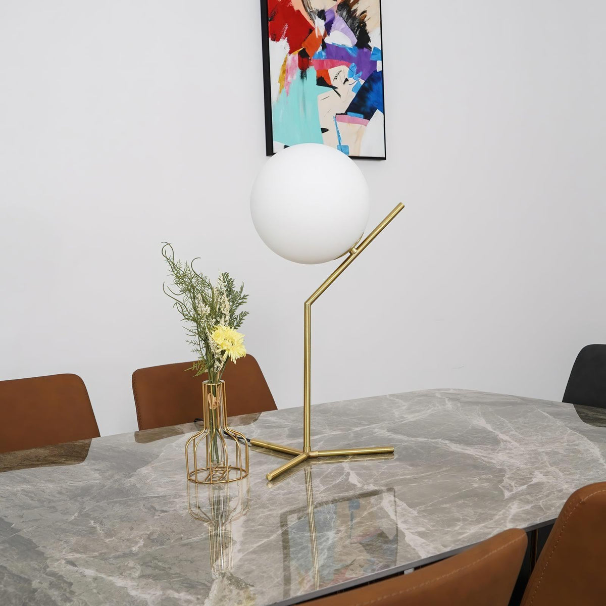 Velirelia Table Lamp