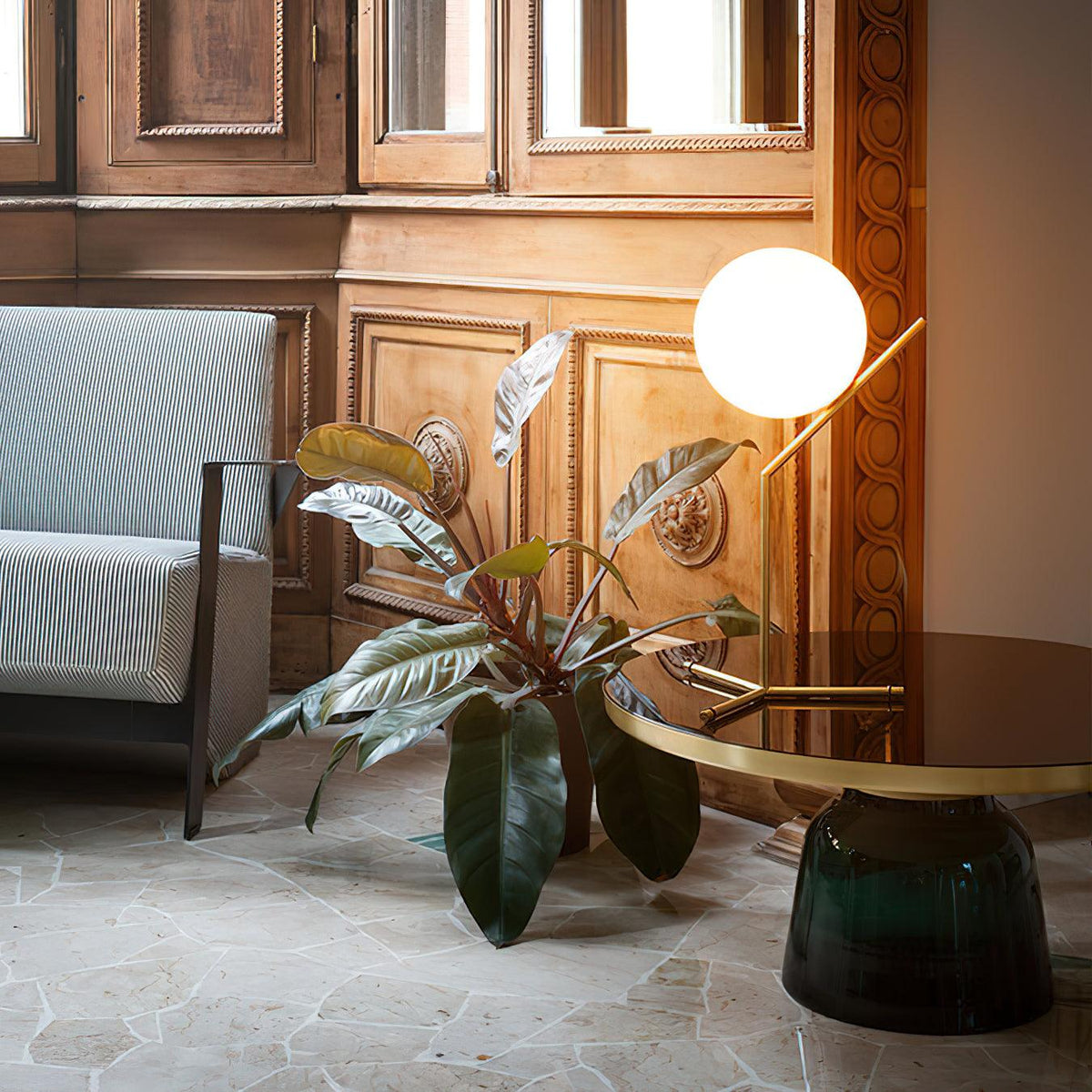 Velirelia Table Lamp