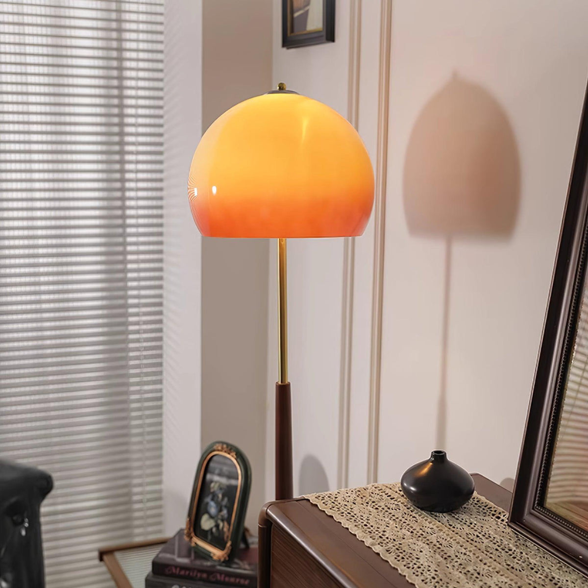 Lioreriella Floor Lamp