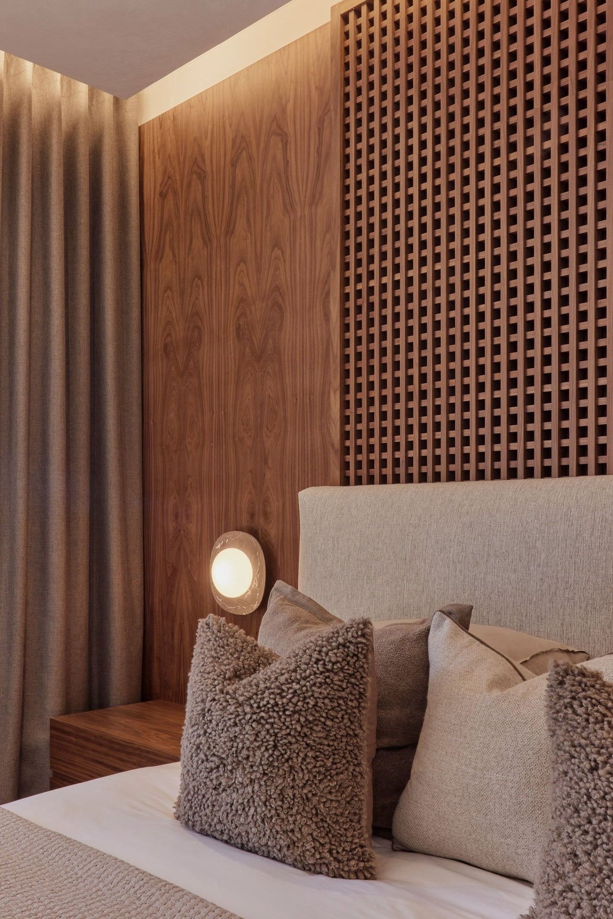 Cinoreth Marble Glass Wall Lamp