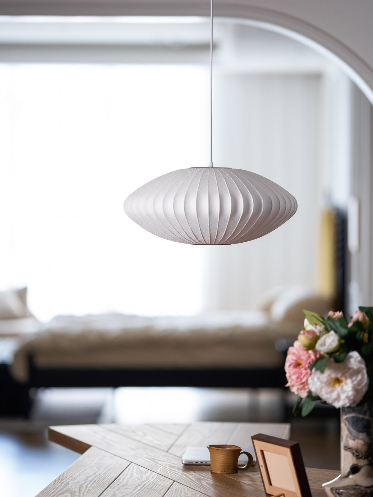 Alvaris White Modern Pendant Light