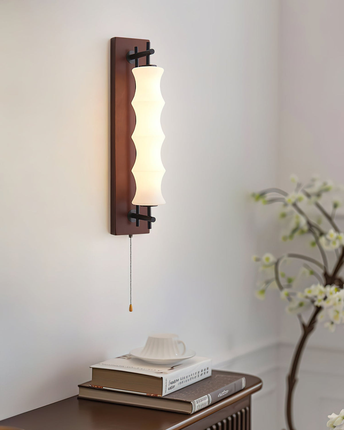 Eireelia Wavy Glass Wall Sconce