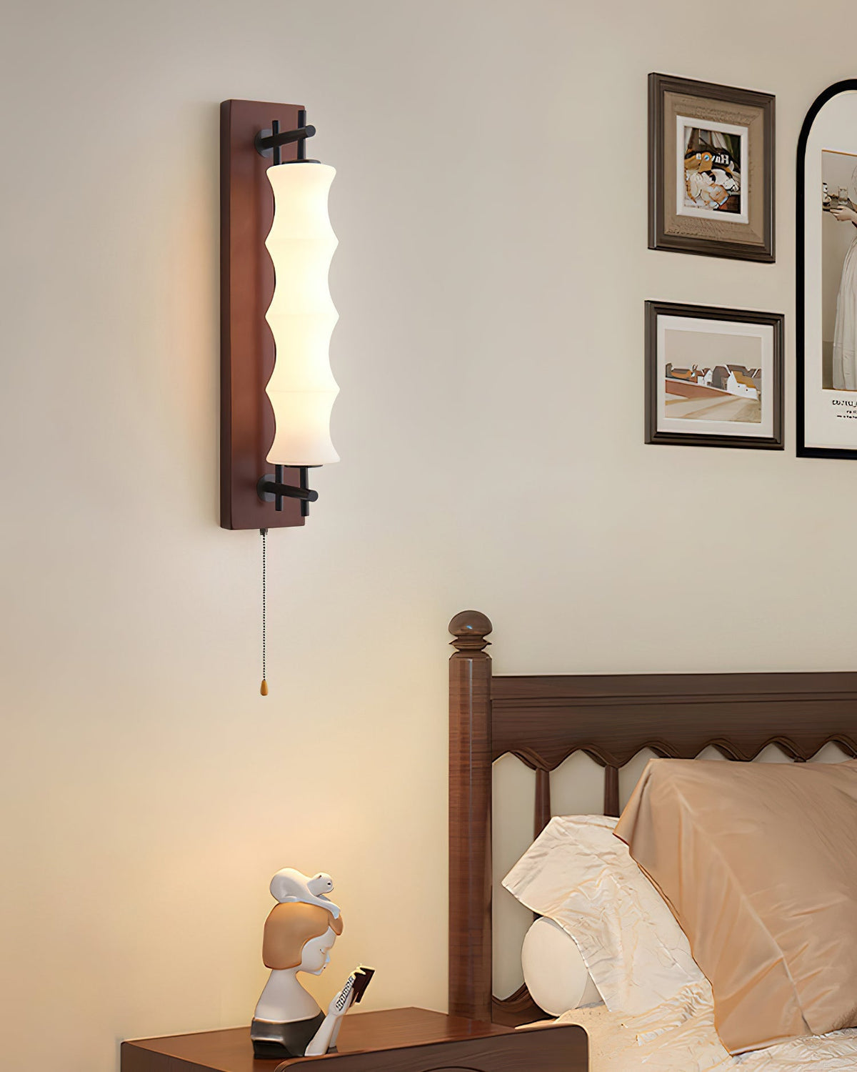Eireelia Wavy Glass Wall Sconce