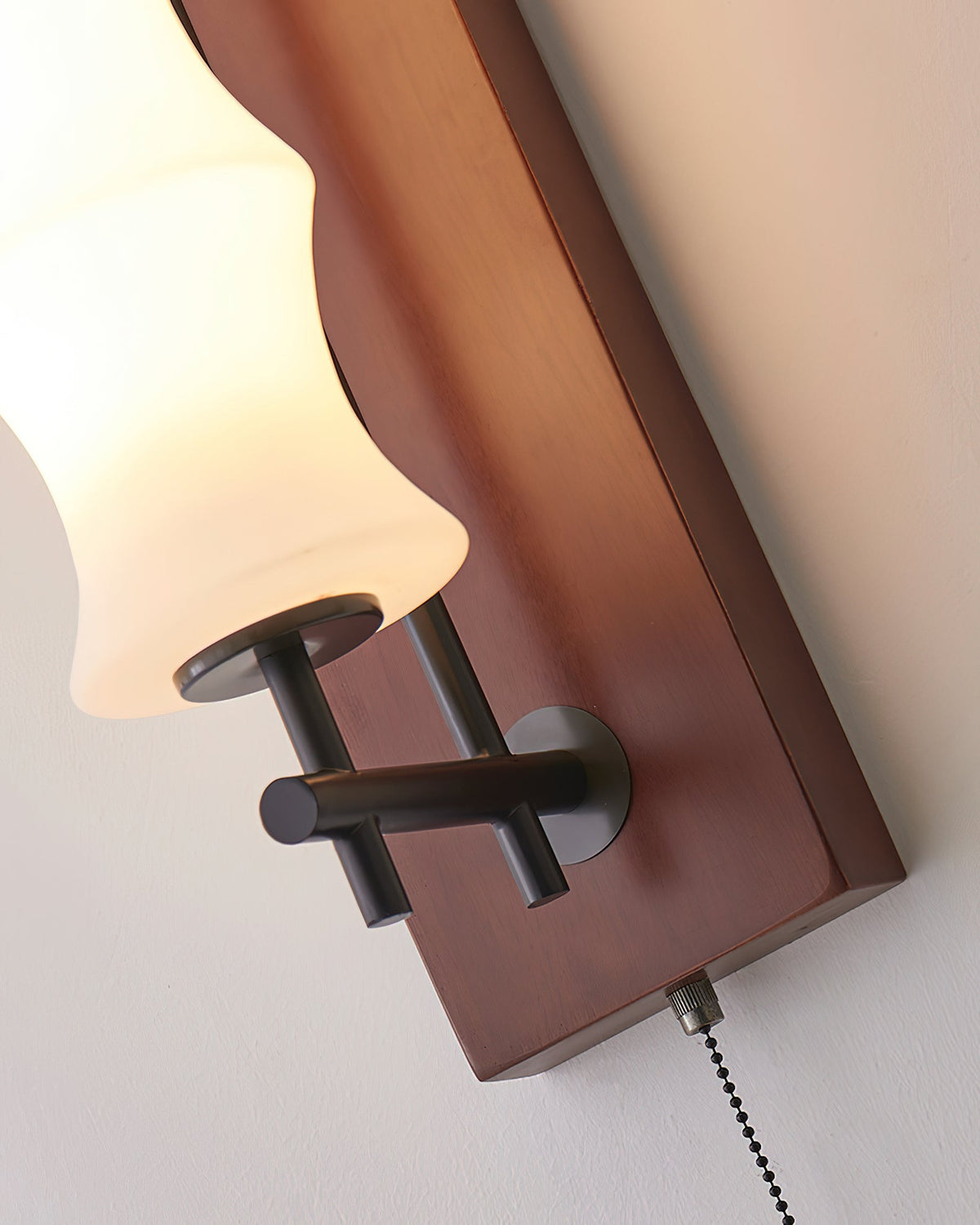 Eireelia Wavy Glass Wall Sconce