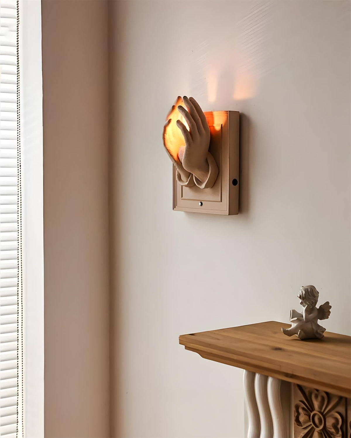 Lioriviella Wall Sconce