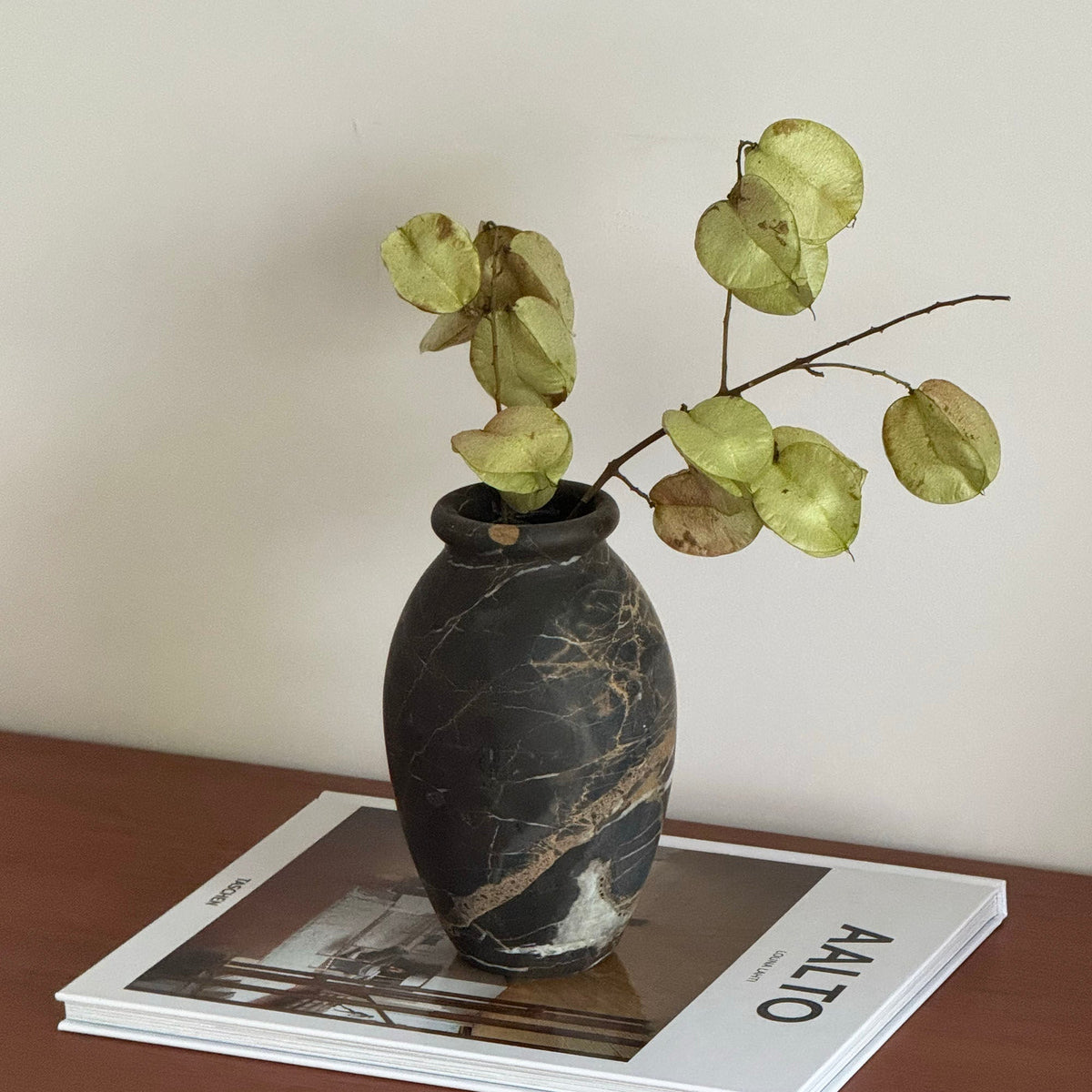 Noir Vein Stone Vase