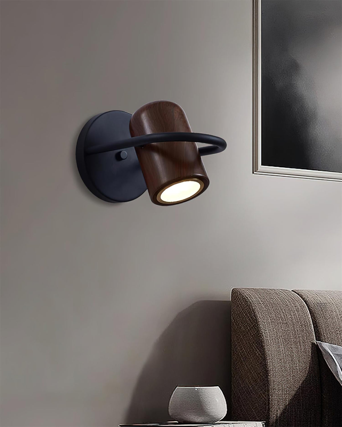 Teriiaine Wall Lamp