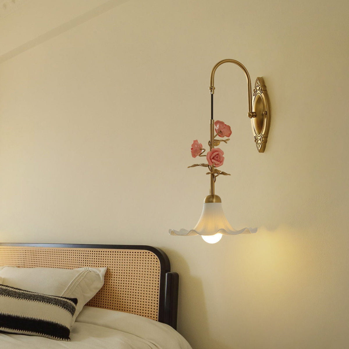 Liorelina Wall Lamp