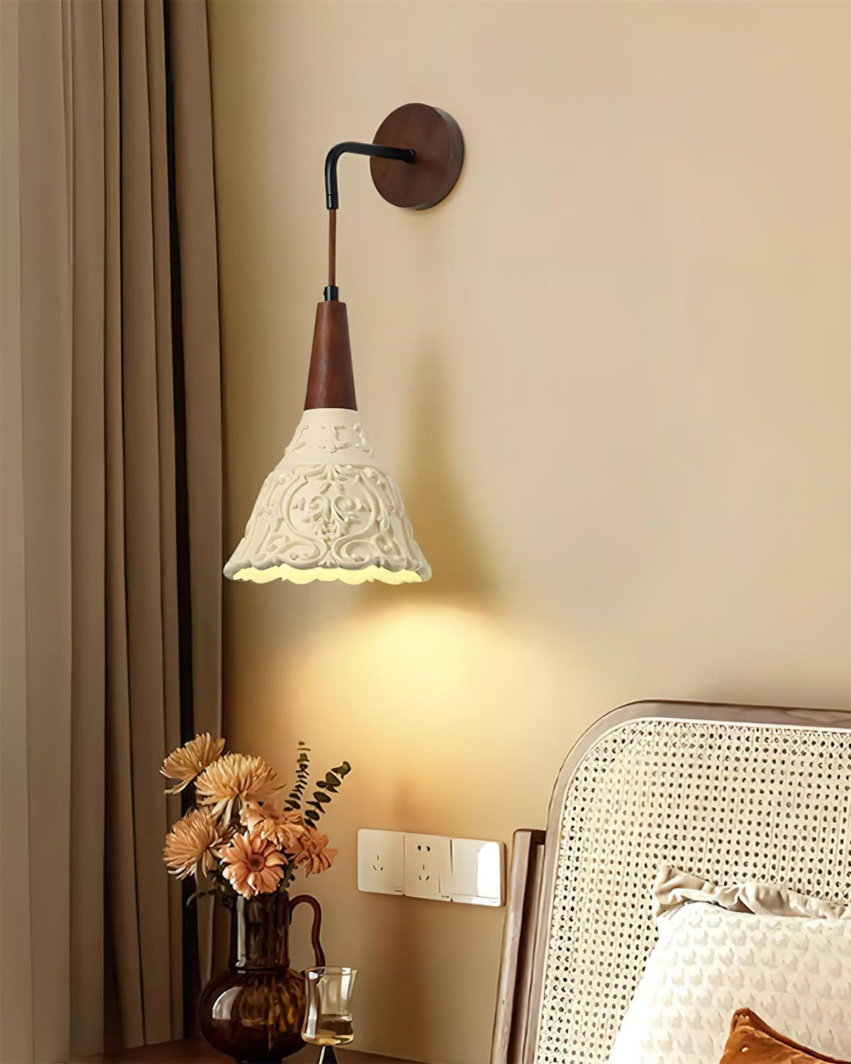 Avenalira Wall Lamp
