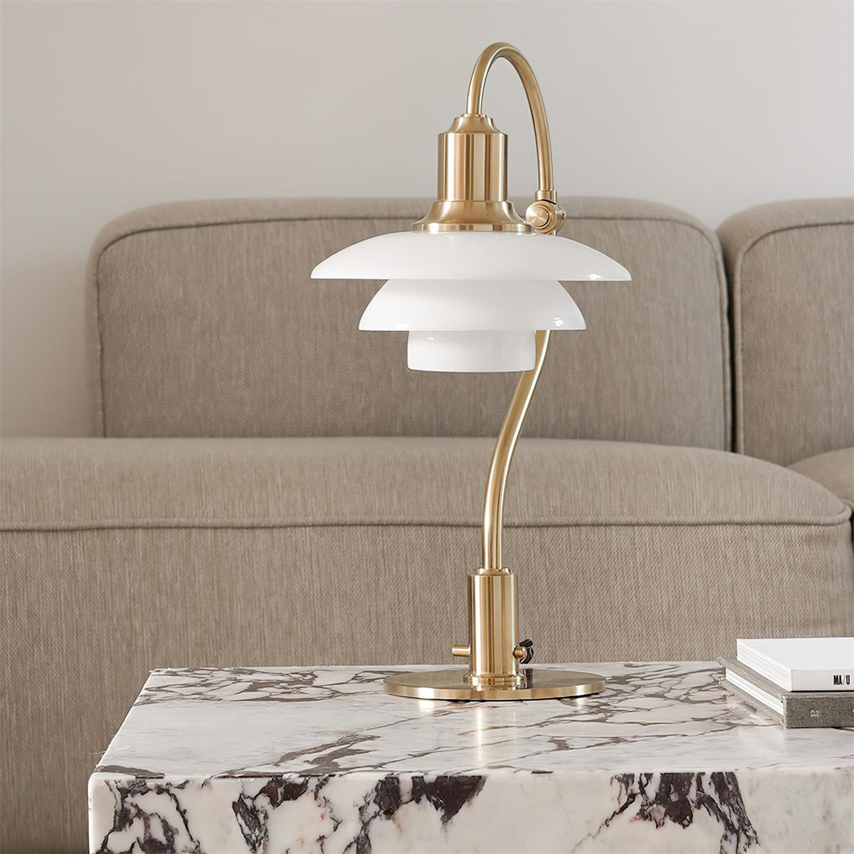 Viraanelia Table Lamp