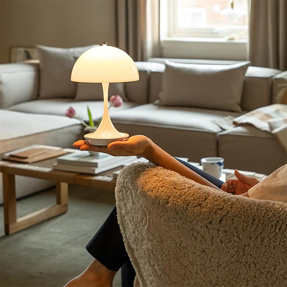 Renoraine Table Lamp