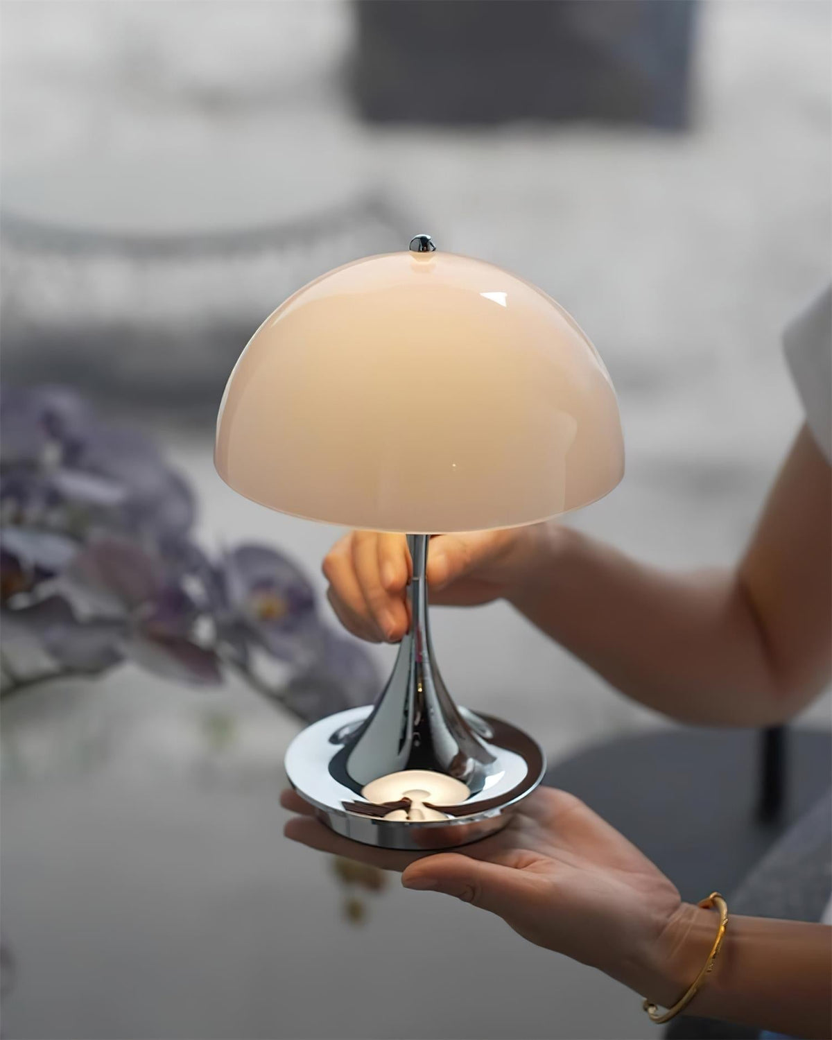 Renoraine Table Lamp