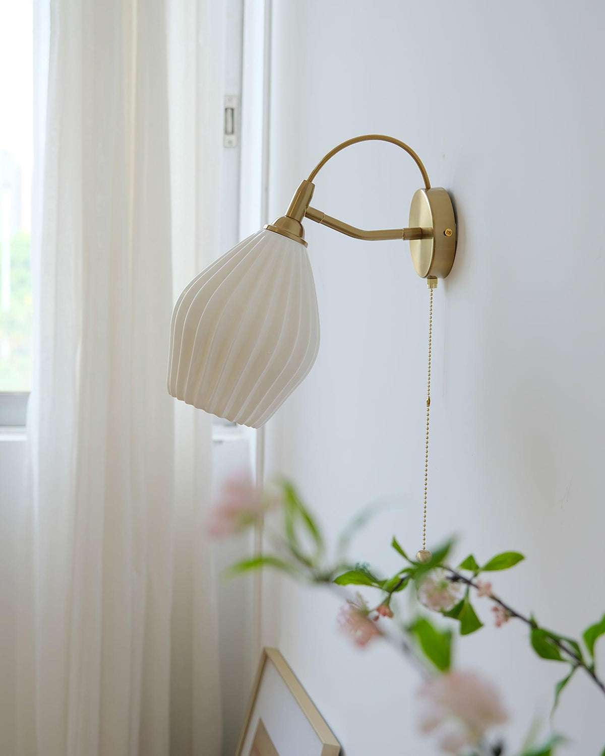 Amira Ceramic Wall Lamp