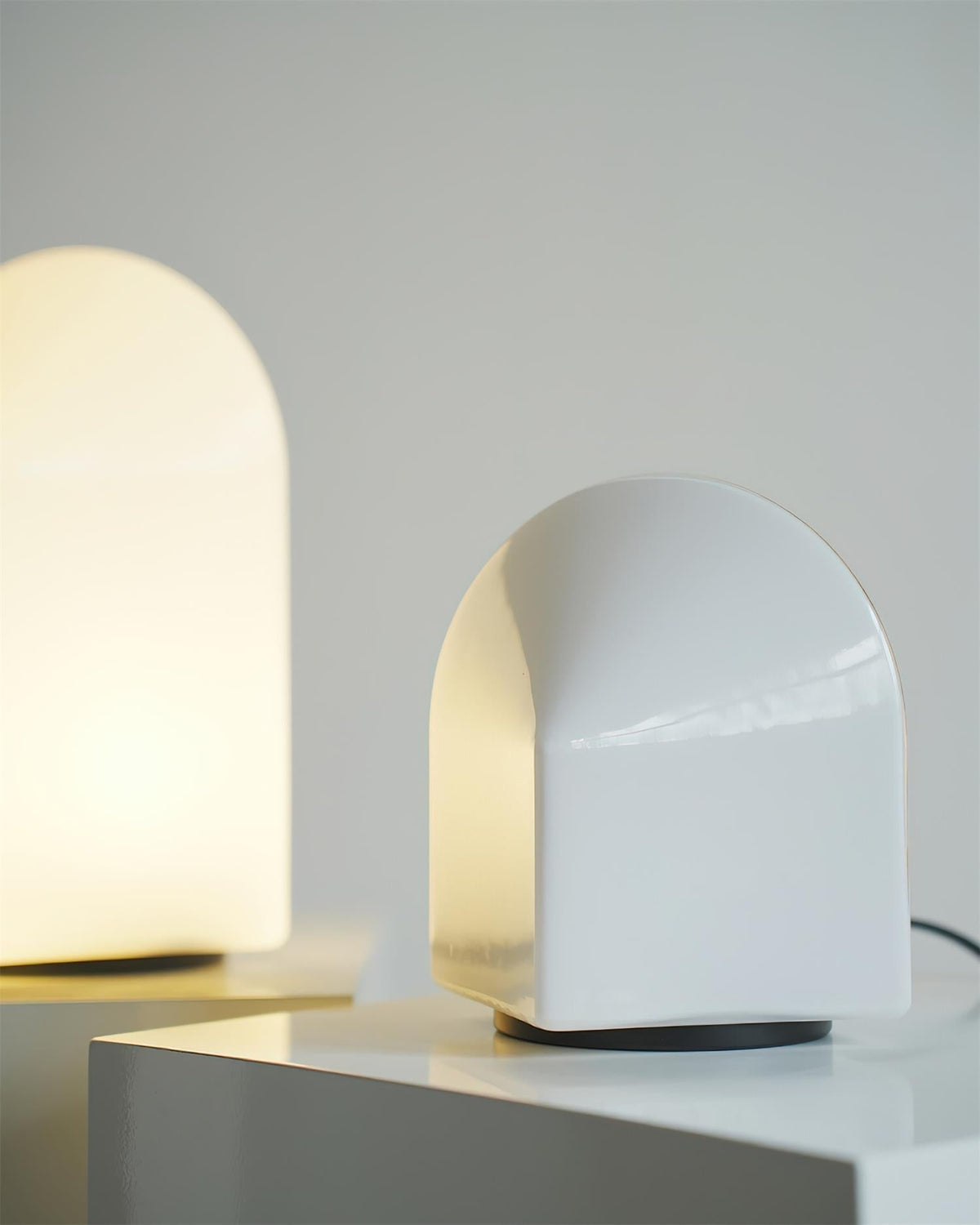 Avenuira Table Lamp