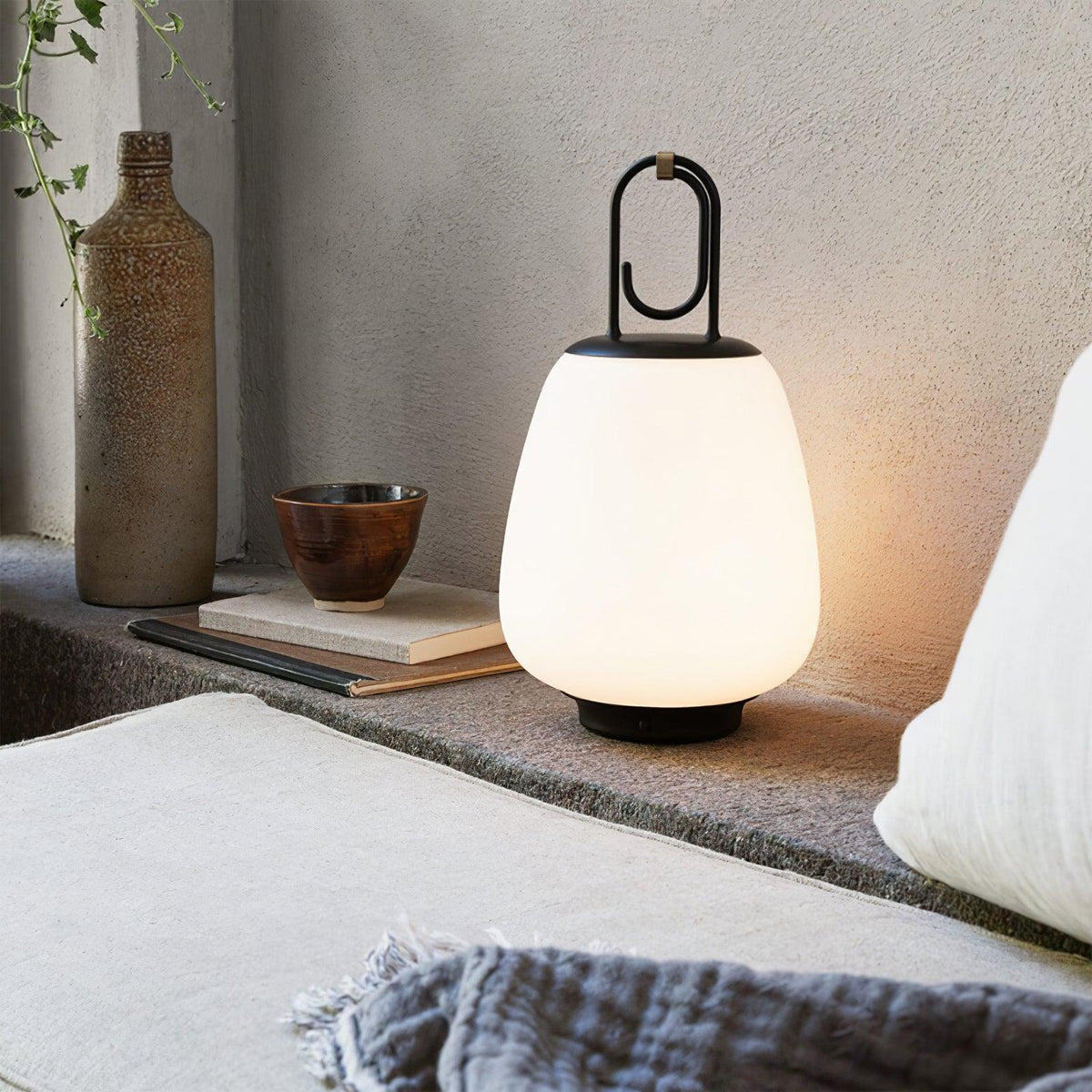 Olloril Contemporary Glass Table Lamp