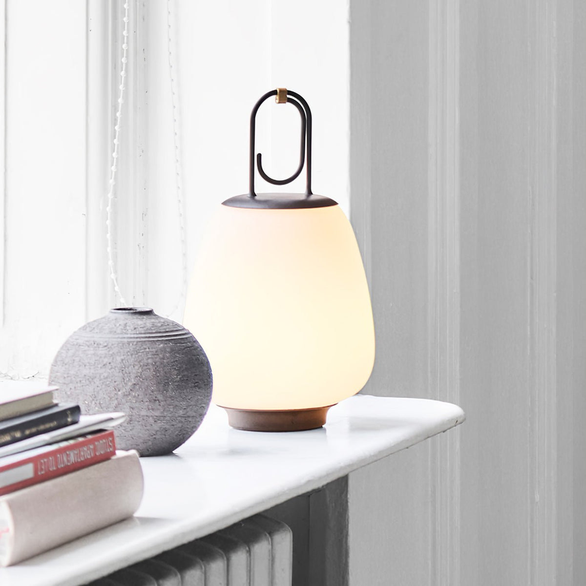 Olloril Contemporary Glass Table Lamp