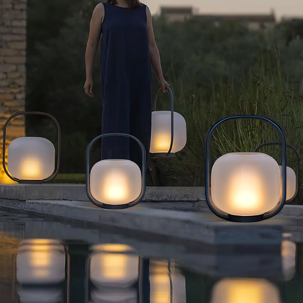 Zelaeon Minimalist Glass Table Lamp
