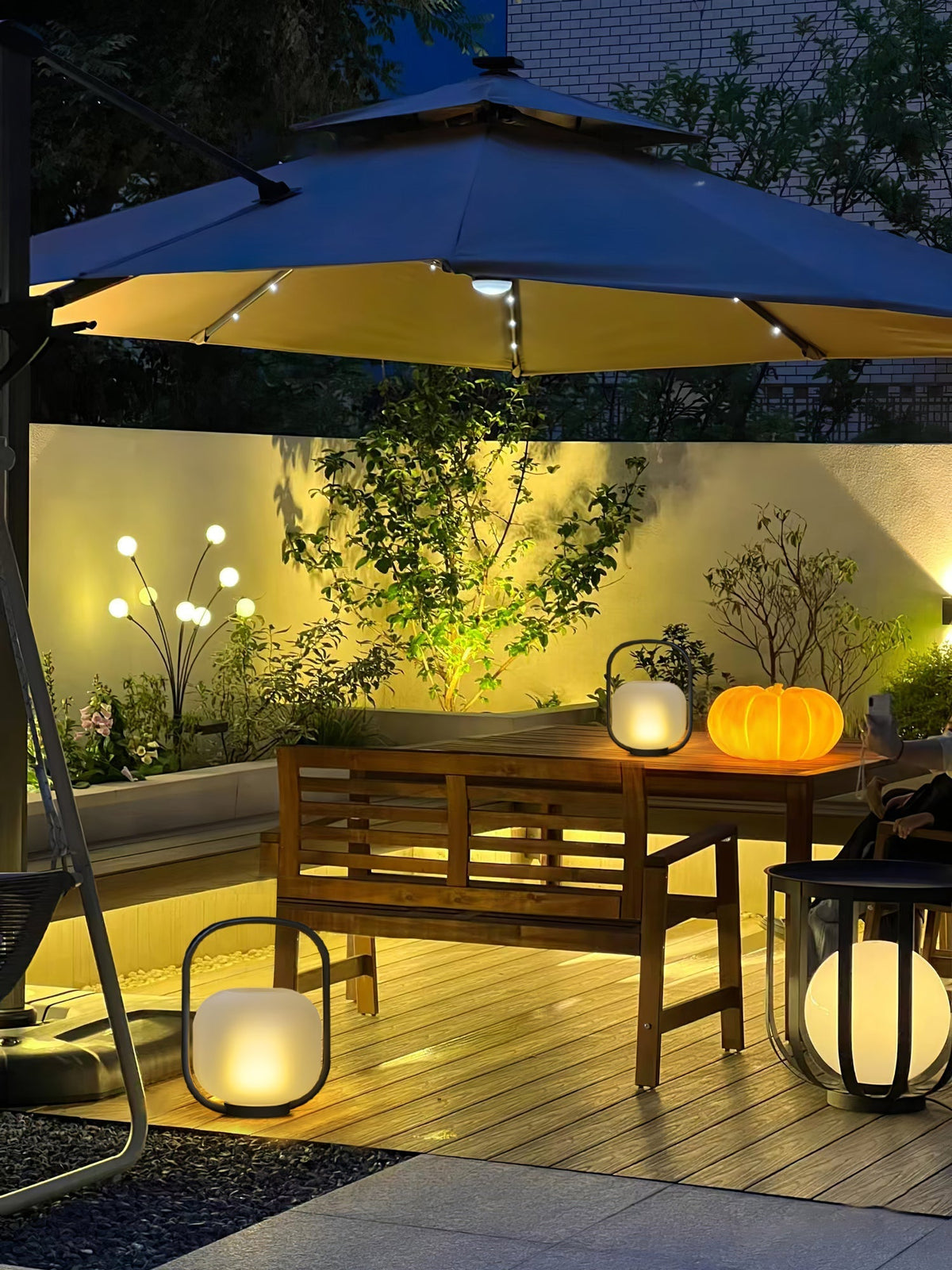 Zelaeon Minimalist Glass Table Lamp