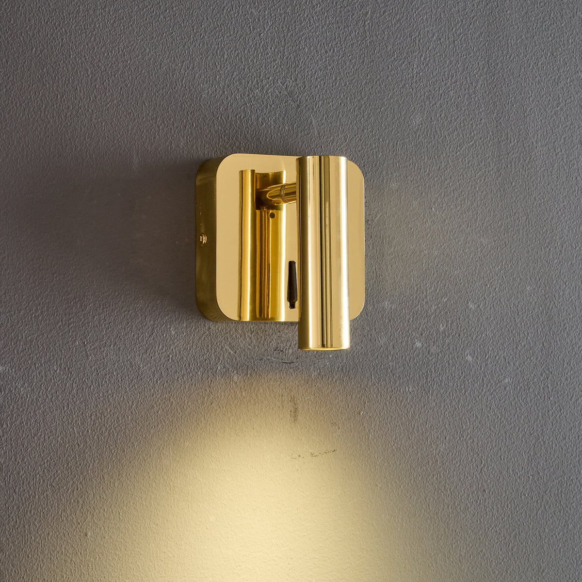 Prea Wall Lamp