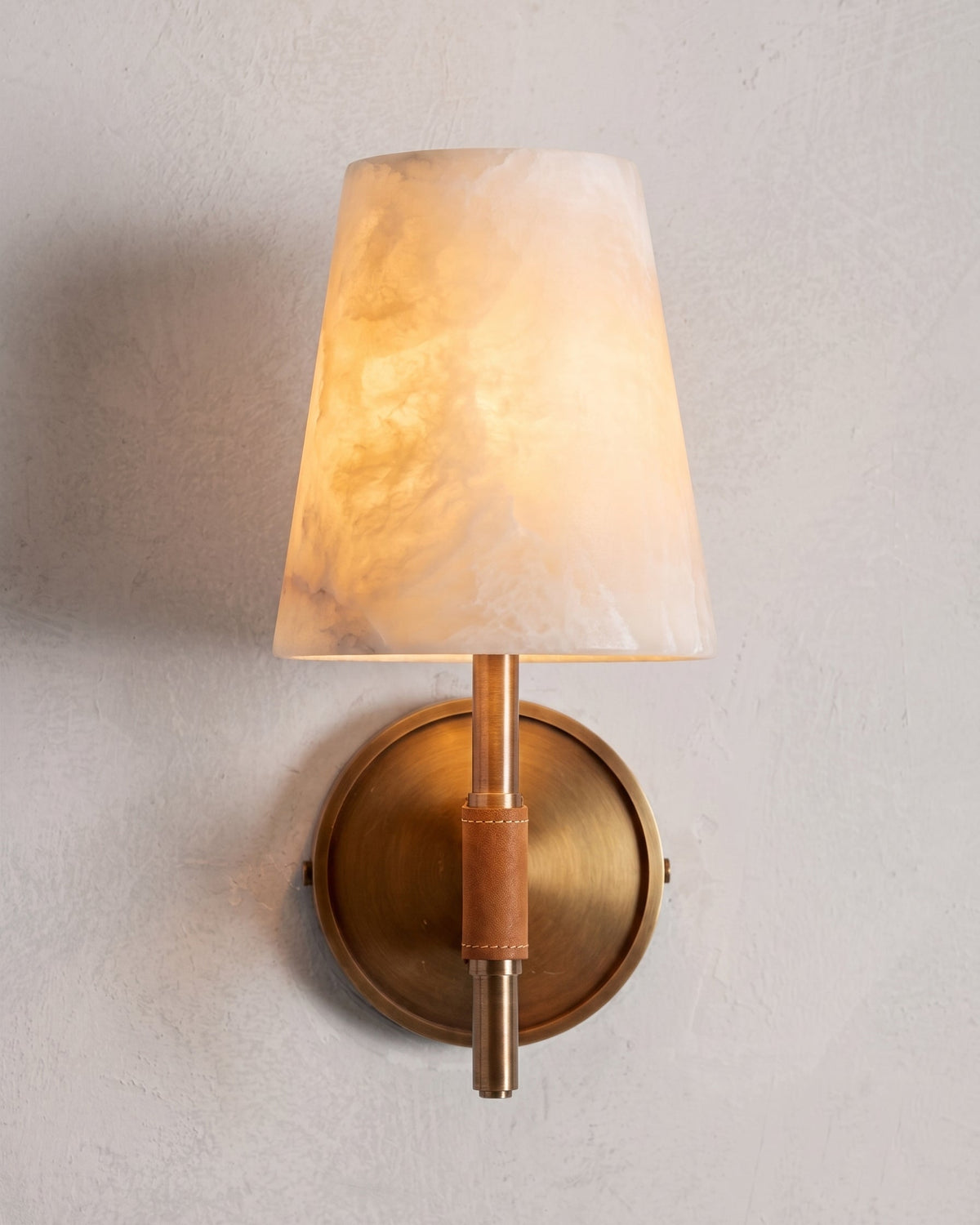 Avenivelle Alabaster Wall Light