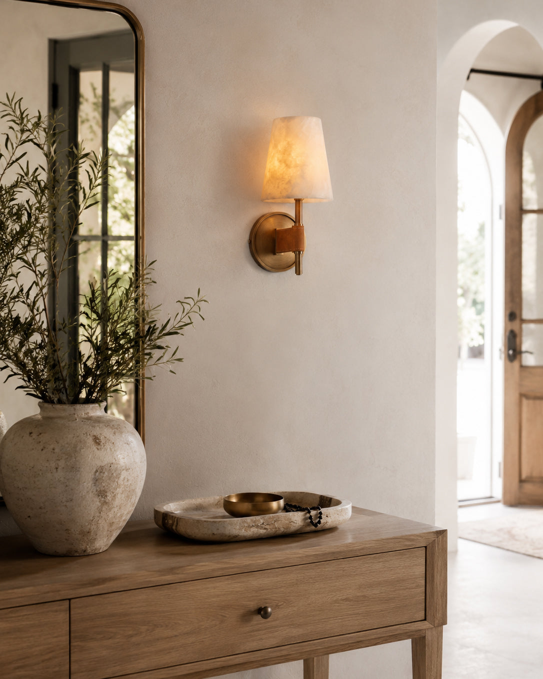 Avenivelle Alabaster Wall Light