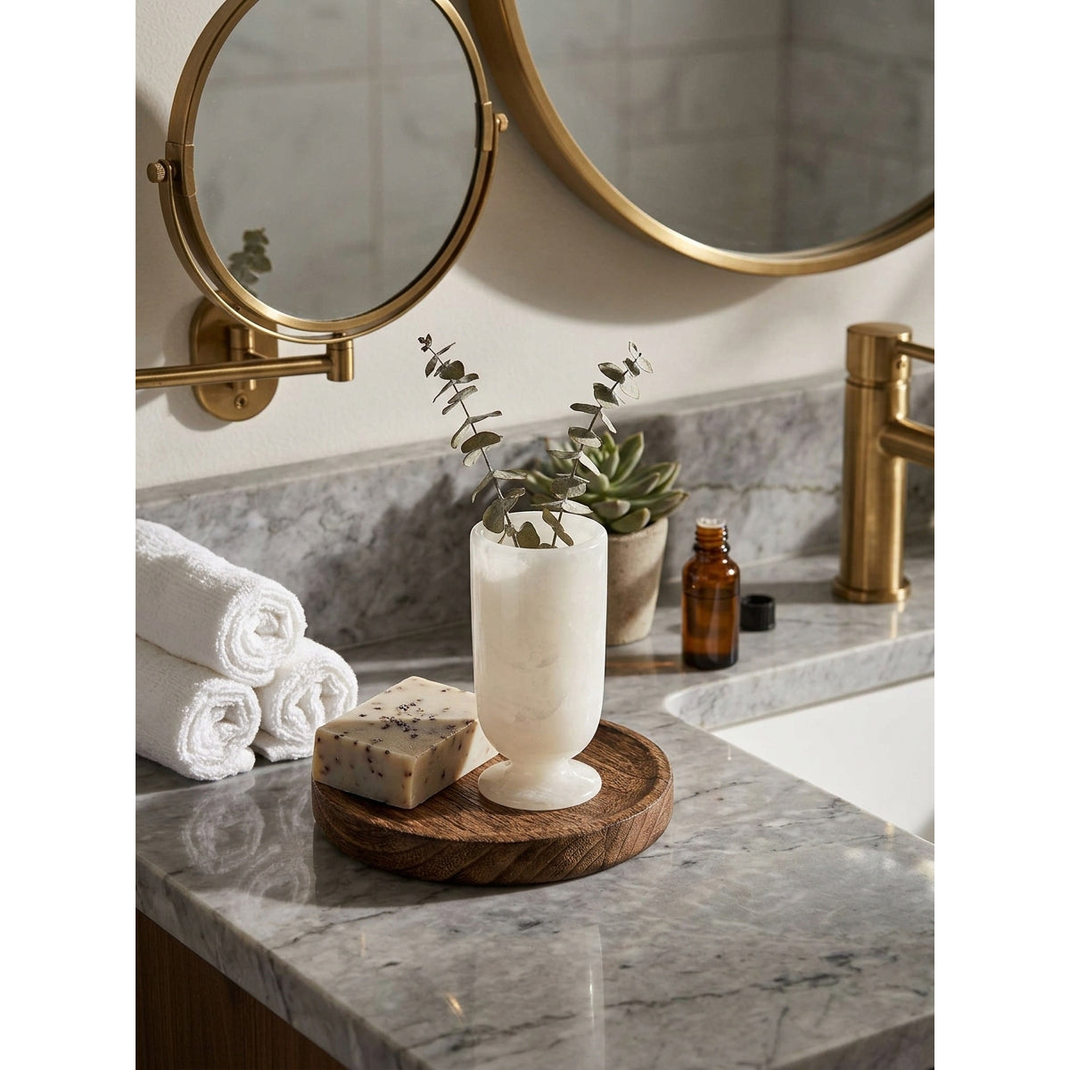 Keldenhurst Onyx Vase