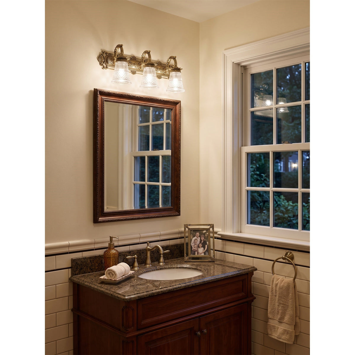 Elaivenne Glow Wall Sconce