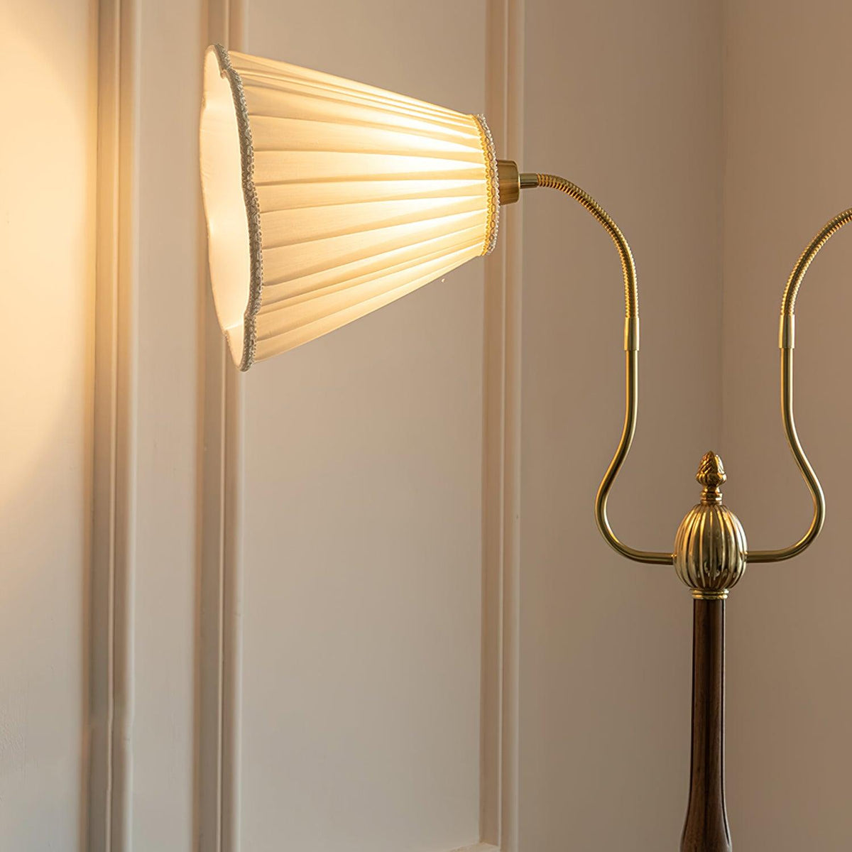 Noruia Floor Lamp