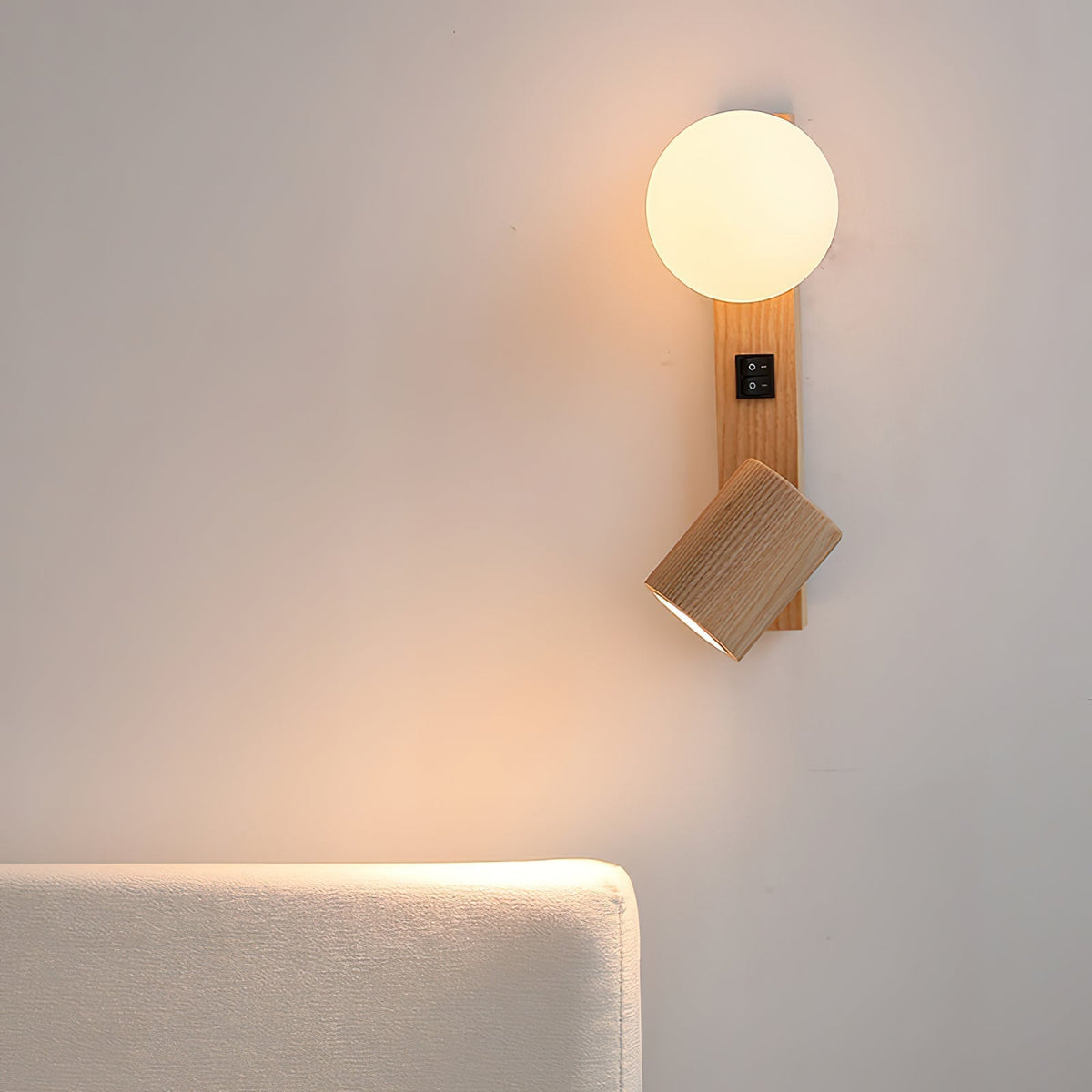 Rainer Wall Lamp