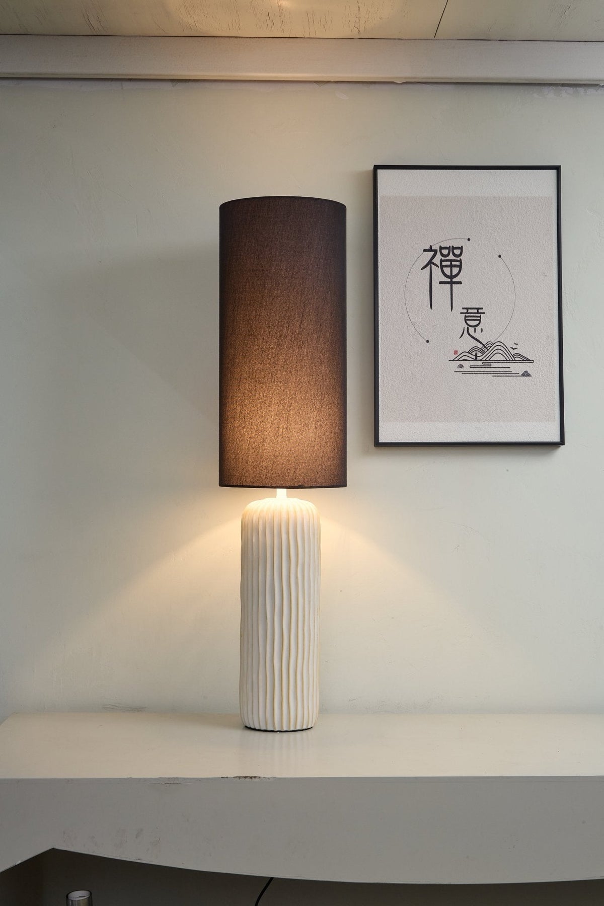 Ribbed Ceramic Column Table Lamp