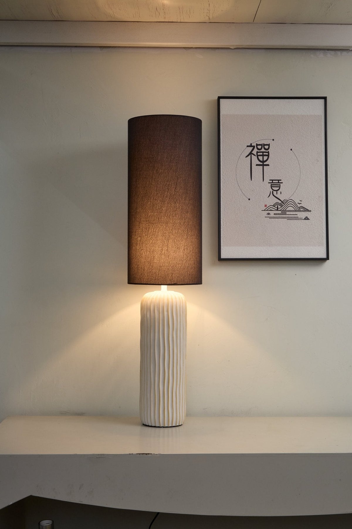 Ribbed Ceramic Column Table Lamp