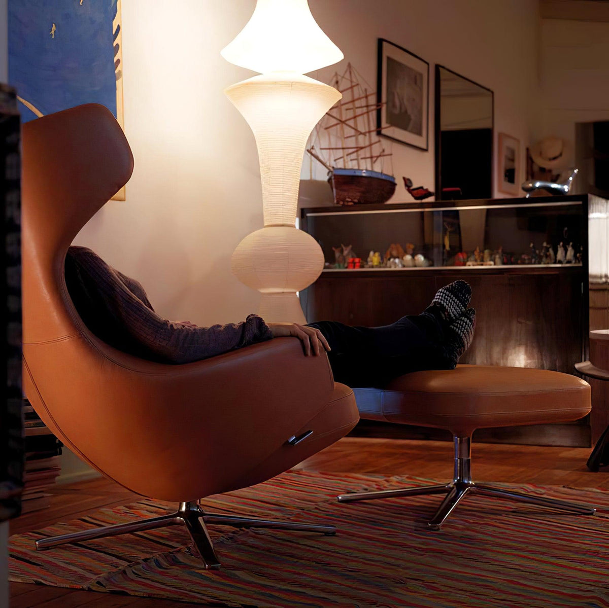 Cesekal Sculptural Paper Vertical Pendant Light