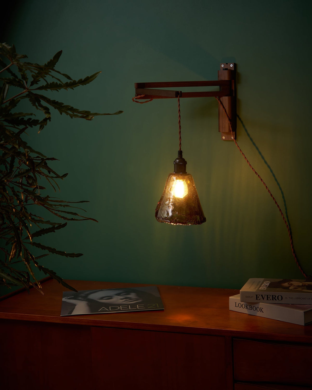 Mirisaria Wall Lamp