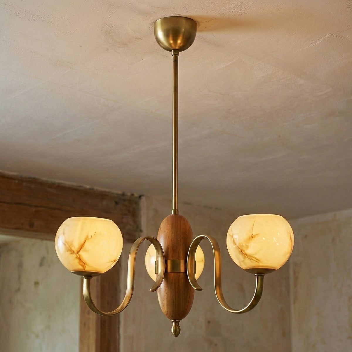 Eirenira Glass Chandelier