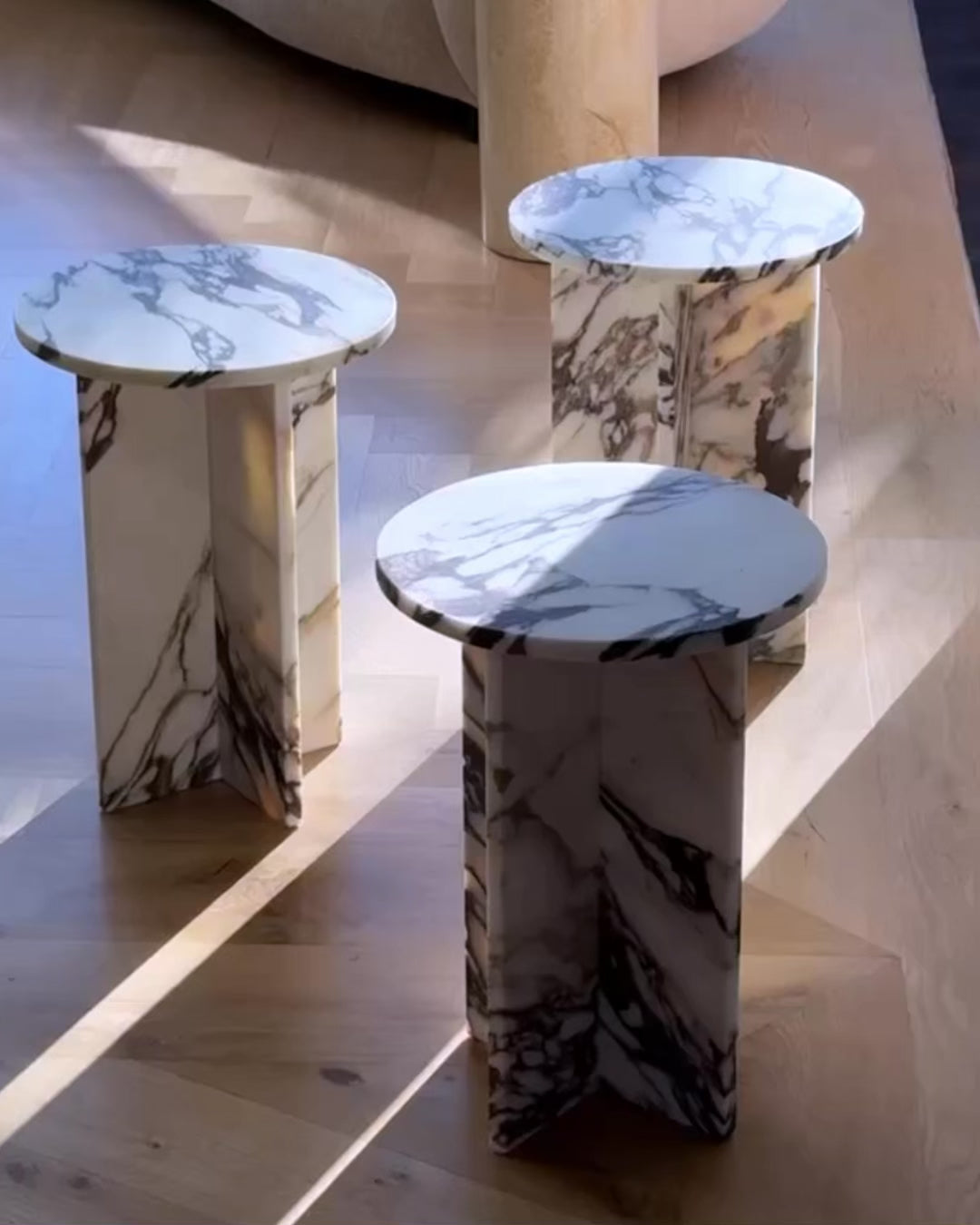 Seleneria Marble Side Table Accessories