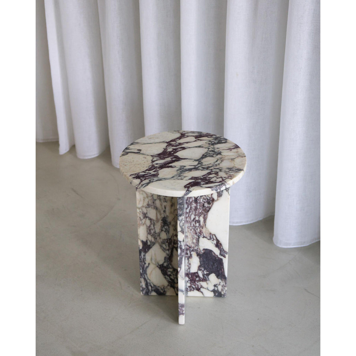 Seleneria Marble Side Table Accessories