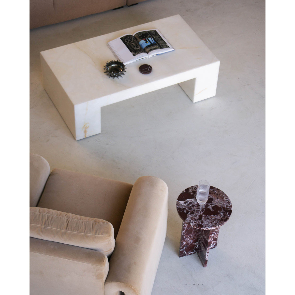 Seleneria Marble Side Table Accessories
