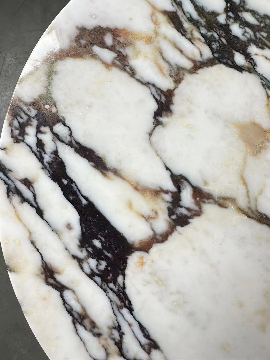 Seleneria Marble Side Table Accessories