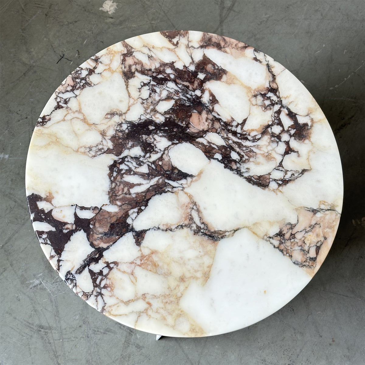 Seleneria Marble Side Table Accessories