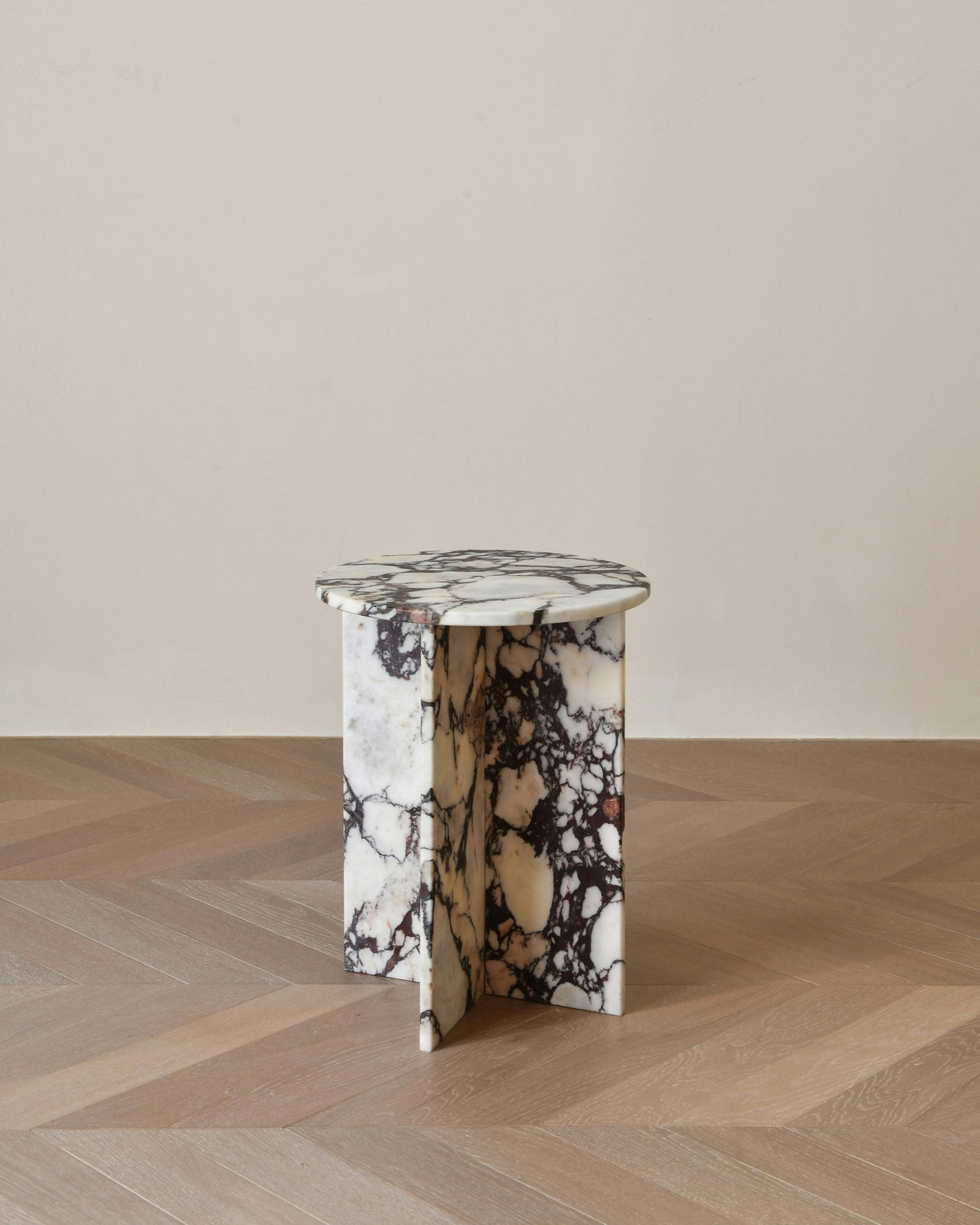 Seleneria Marble Side Table Accessories