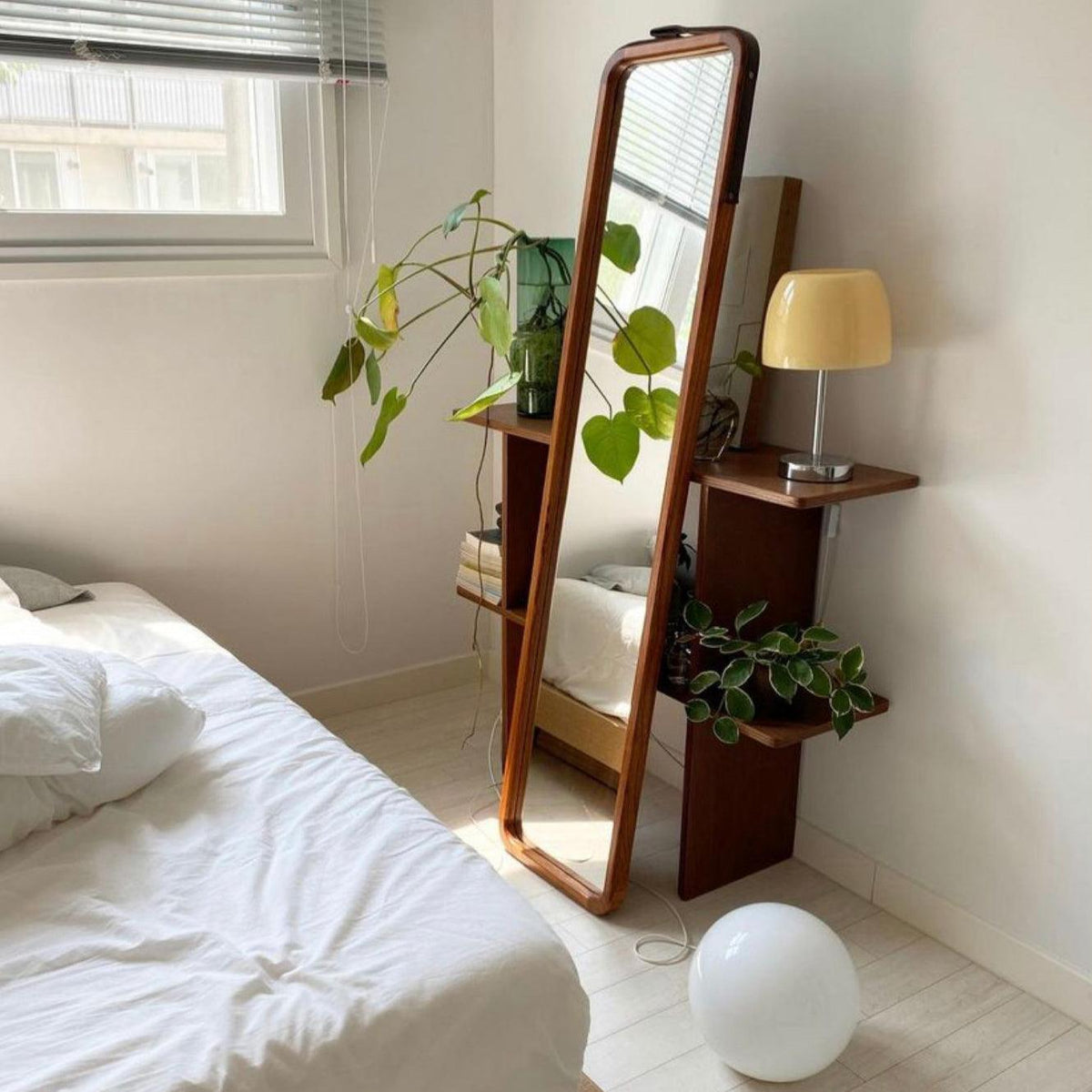 Mirinira Table Lamp