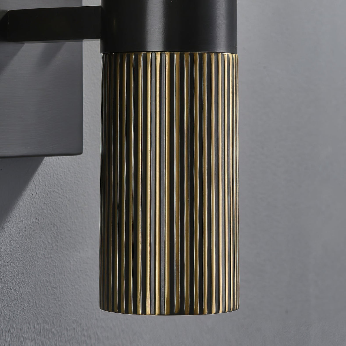 Viraiveria Wall Lamp