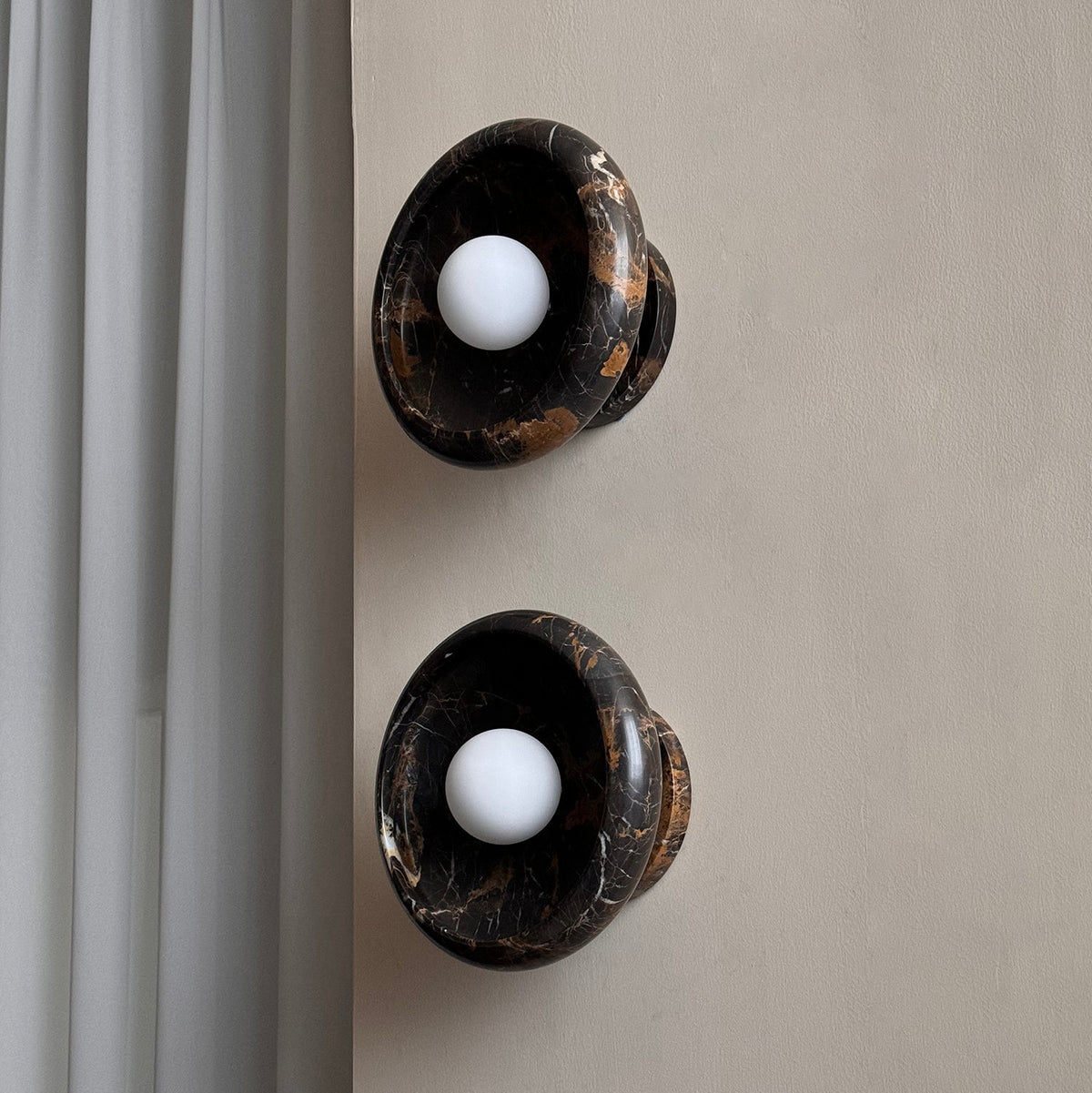 Onvix Natural Onyx Wall Light