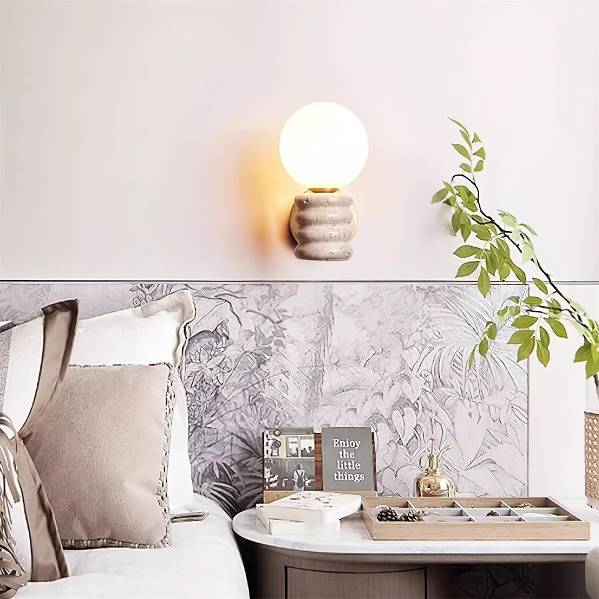 Elaenaine Wall Lamp