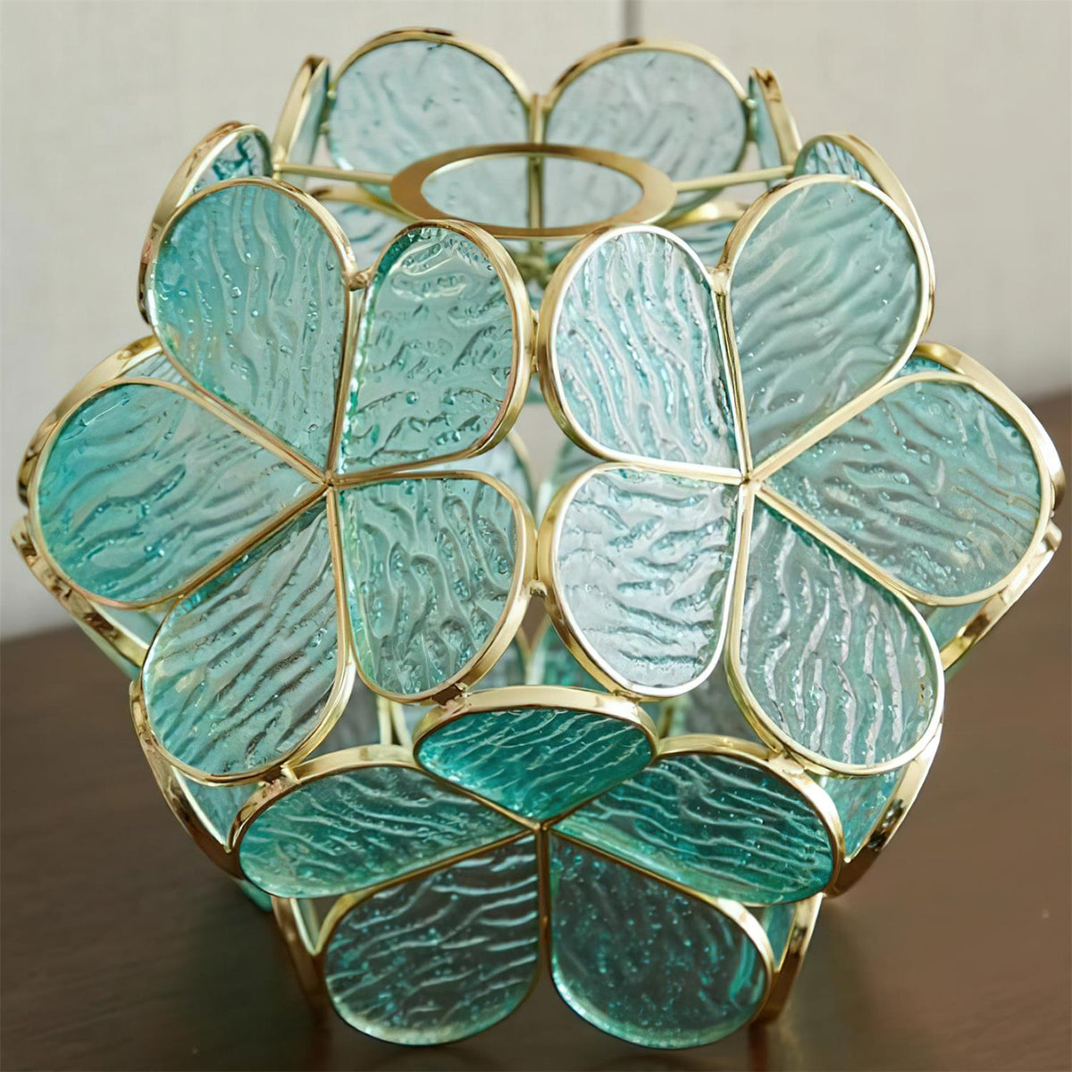 Clover Petal Table Lamp